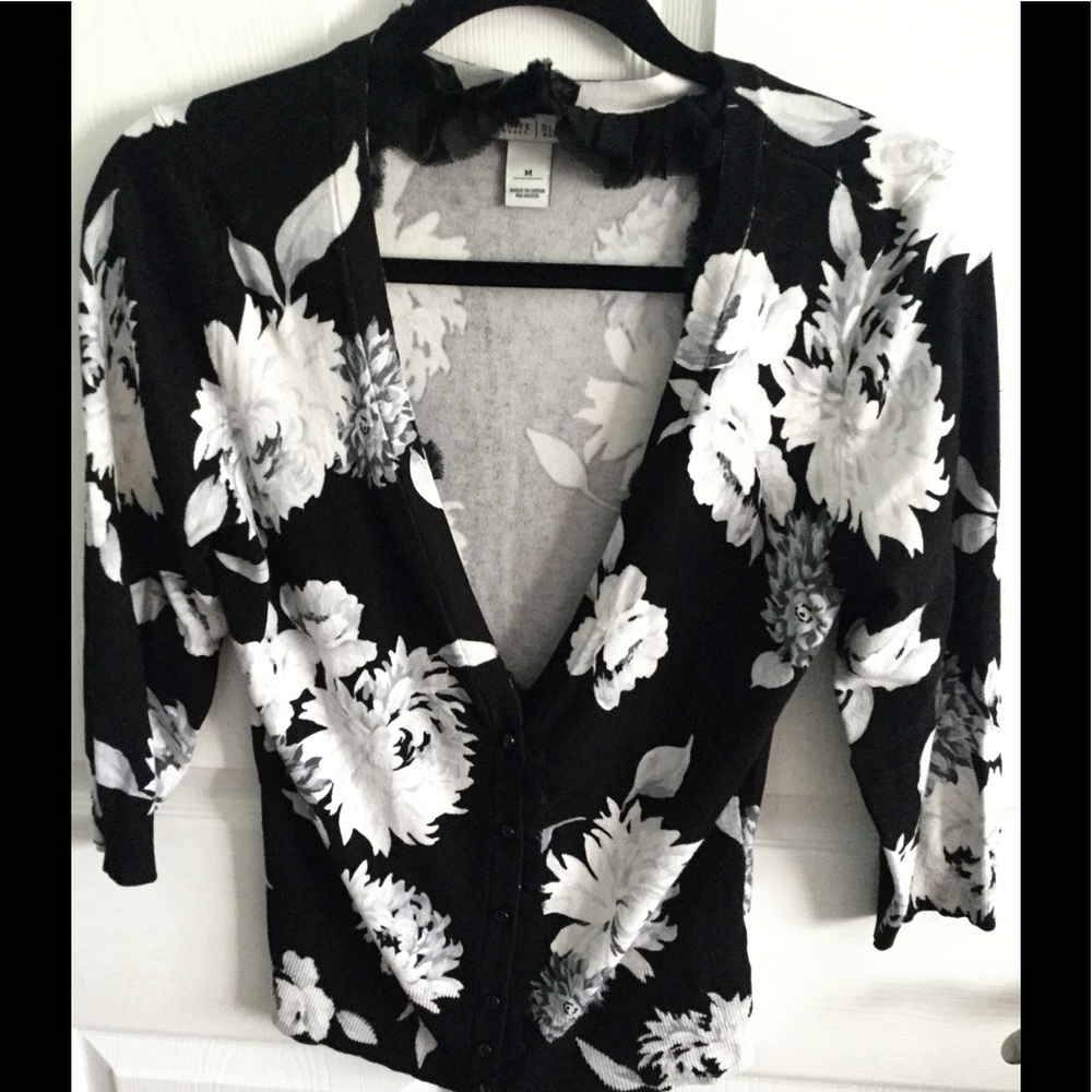 White House Black Market medium cardigan